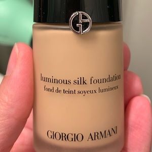 Giorgio Armani Luminous Silk foundation 4.5